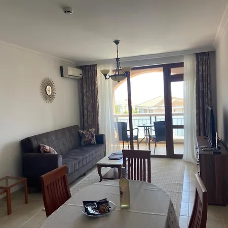 2 Bedroom With 2 Balconies And Sea Views Апартамент Свети Влас