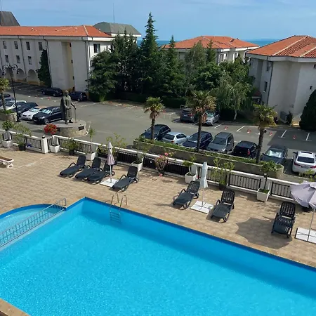 Апартамент 2 Bedroom With 2 Balconies And Sea Views Свети Влас