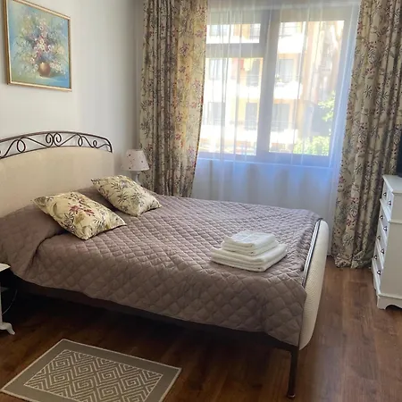 شقة 2 Bedroom With 2 Balconies And Sea Views *